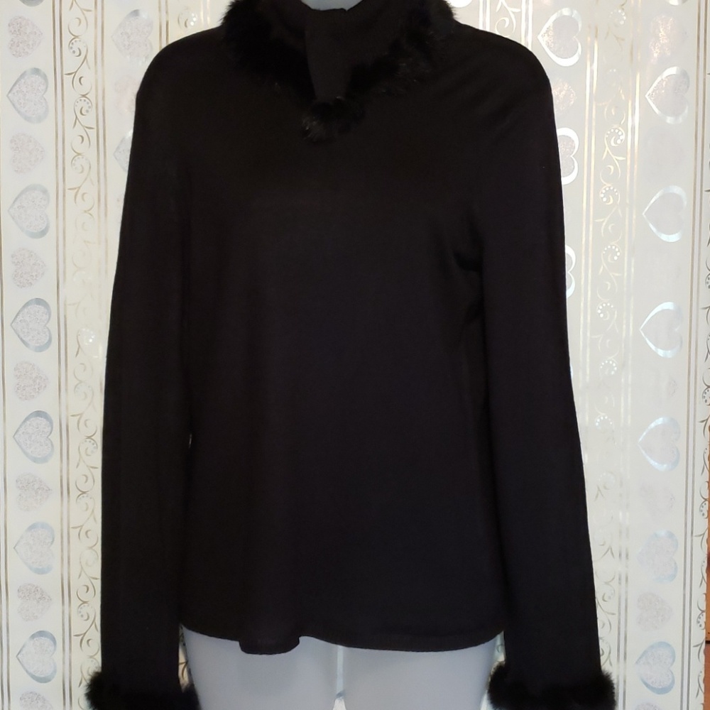 Escapade Black blouse- EUC